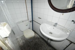 Local comercial en venta en Fondo en Santa Coloma de Gramanet