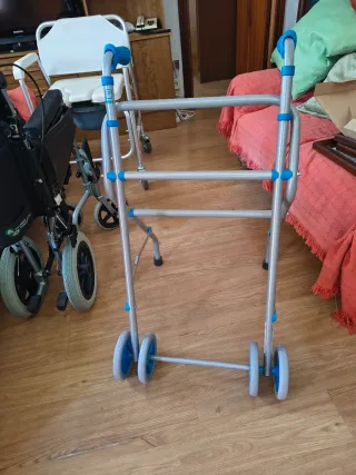 Andador con ruedas