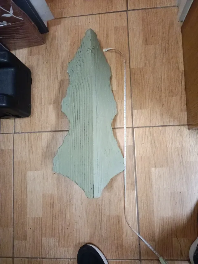 Estante esquinero de madera verde