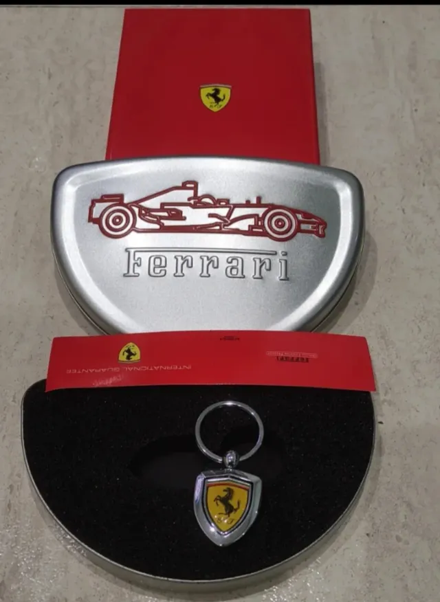 Llavero Ferrari Escudo Cavallino Rampante