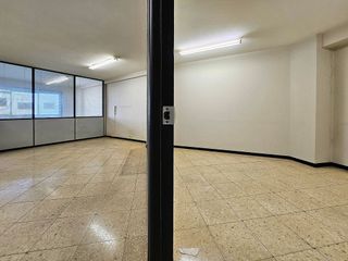 Local comercial en alquiler en Los Castros - Castrillón - Eiris en Coruña (A)