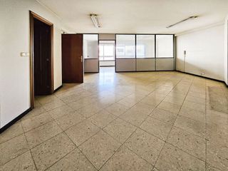 Local comercial en alquiler en Los Castros - Castrillón - Eiris en Coruña (A)