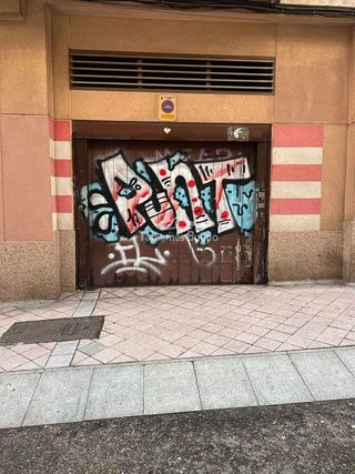 Garaje en alquiler en Hospitales - Campus en Salamanca