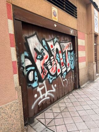 Garaje en alquiler en Hospitales - Campus en Salamanca