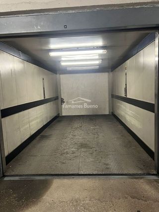 Garaje en alquiler en Hospitales - Campus en Salamanca