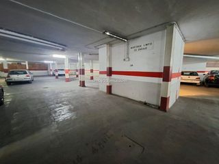 Garaje en alquiler en Ensanche - Diputación en Alicante