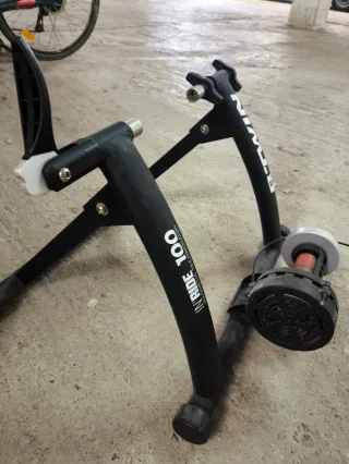 Rodillo B'Twin In'Ride 100 + Rueda 700x25