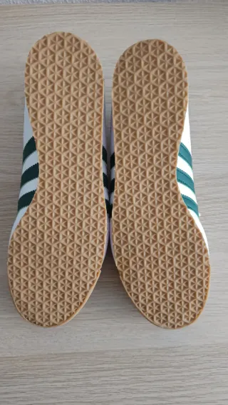 Adidas Italia Blancas y Verdes, talla 41 1/3