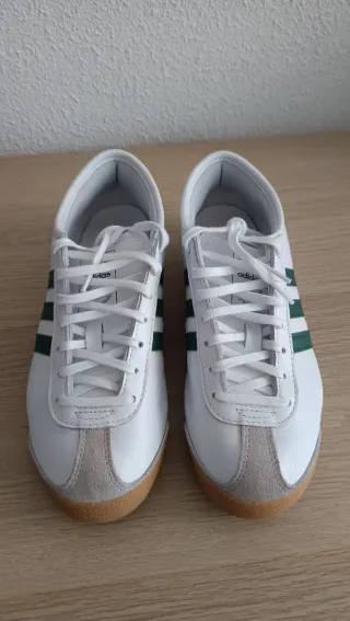 Adidas Italia Blancas y Verdes, talla 41 1/3