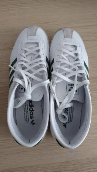 Adidas Italia Blancas y Verdes, talla 41 1/3