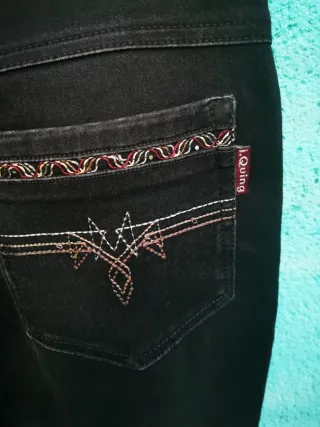Pantalón vaquero negro