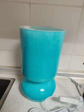 Lámpara de mesa azul de cristal