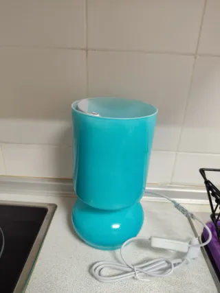 Lámpara de mesa azul de cristal