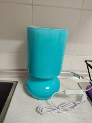 Lámpara de mesa azul de cristal