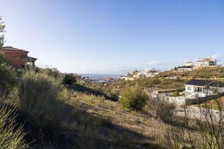 Terreno en venta en Zubia (La)