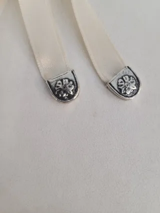 Segnalibro in argento con nastro