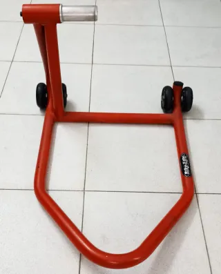 Caballete moto rojo y plateado