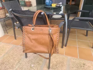 Bolso Guess Marrón con Flecos