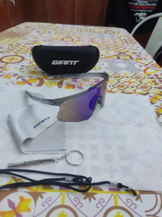 Gafas ciclismo Giant con funda y accesorios