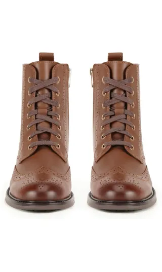 Botines marrones con cordones