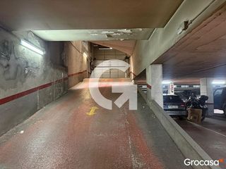 Garaje en venta en Centre en Hospitalet de Llobregat, L´