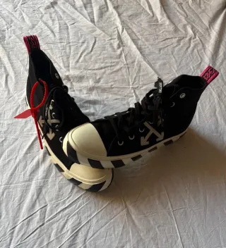 Off-White Vulcanized Sneakers Alte 44