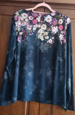 Camiseta Guitare floral azul y rosa