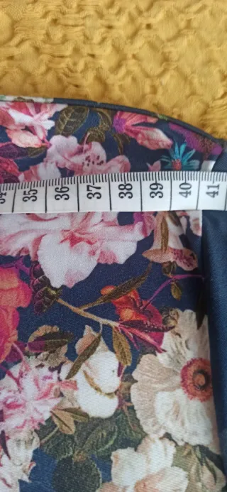 Camiseta Guitare floral azul y rosa