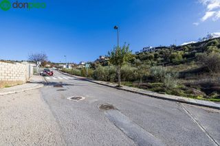 Terreno en venta en Zubia (La)