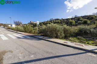 Terreno en venta en Zubia (La)