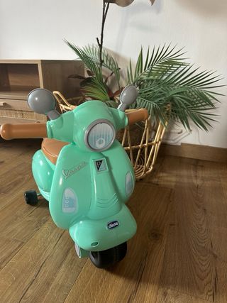 Moto correpasillos Vespa Chicco