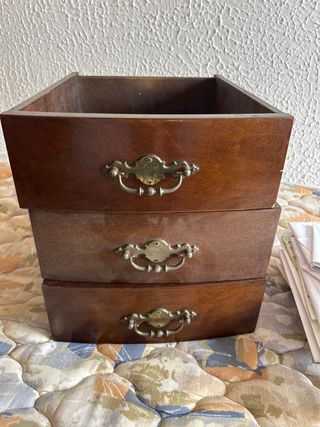 Escritorio de madera clásico