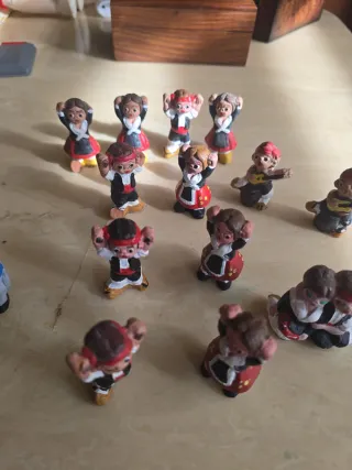 Lote figuras regionales años 70