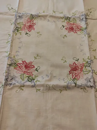 Tovaglietta ricamata vintage con 4 tovaglioli