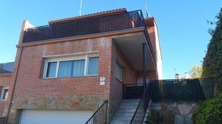 Casa pareada en alquiler en Miraflores de la Sierra