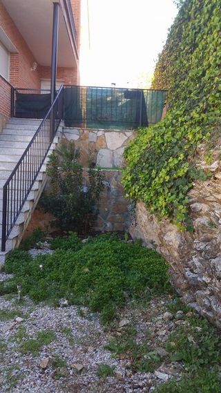 Casa pareada en alquiler en Miraflores de la Sierra