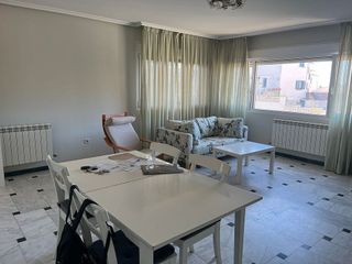 Casa pareada en alquiler en Miraflores de la Sierra