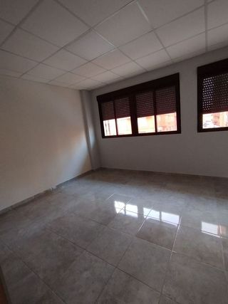 Local comercial en alquiler en Piscinas en Villarreal