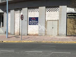 Local comercial en alquiler en Arco Norte - Avda. España en Dos Hermanas