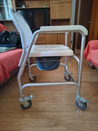 Silla de baño nueva sin estrenar