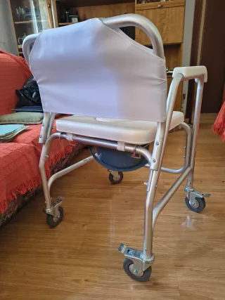 Silla de baño nueva sin estrenar