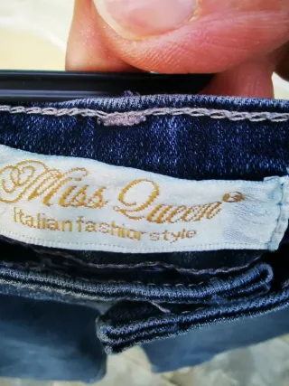 Pantalón vaquero con pedrería