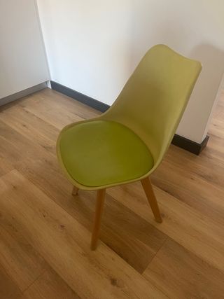 Silla verde diseño moderno