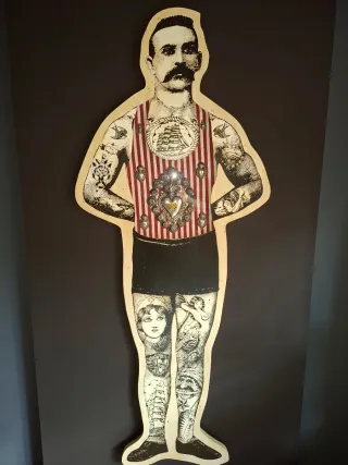 Pieza de arte italiano con Joyería Italiana