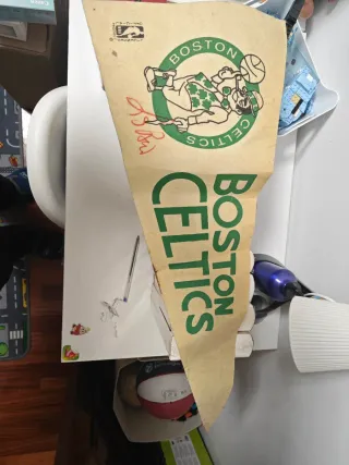 Banderín Boston Celtics firmado por Larry Bird