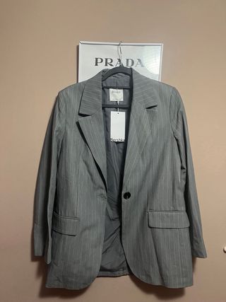 Americana Raya Diplomática Bershka Gris