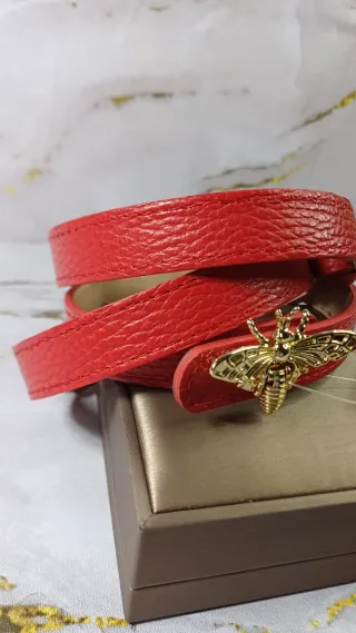 Cinturón Piel Rojo Hebilla Abeja Dorada