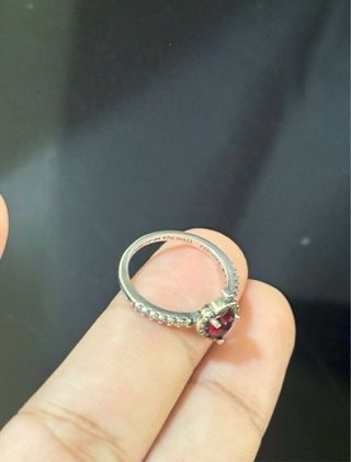 Anillo Pandora Corazón Rojo con Espada