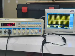 Generador de Funciones PERRON MT4070