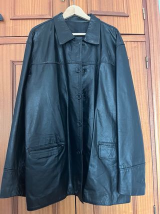 Cazadora de cuero negra